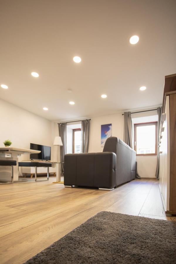 Modern Old Town Apartment Hall in Tirol Exterior photo